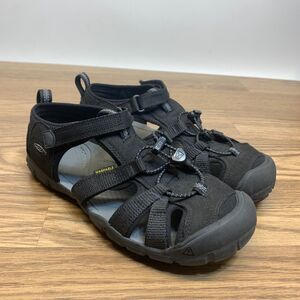 Keen Seacamp II Youth Size 5 Black Water Shoe Sandals 1020690 Shoes